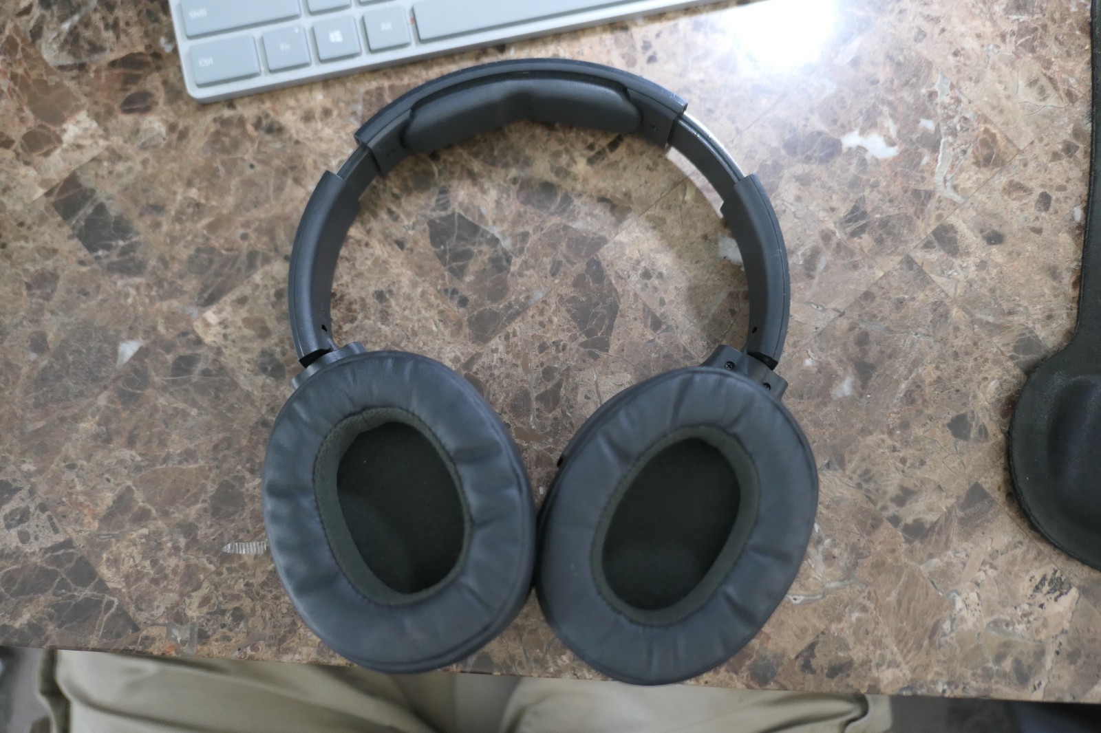 Skullcandy Hesh Evo S6HVW Over-the-Ear Wireless USB-C Bluetooth Headphones