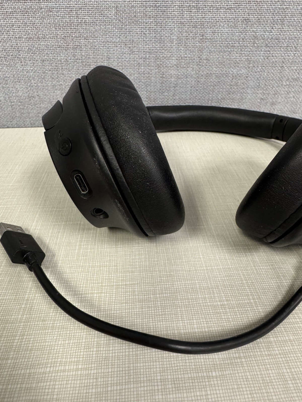 Sony WH-CH720N Noise Canceling Wireless Headphones with case YY2966 – Black