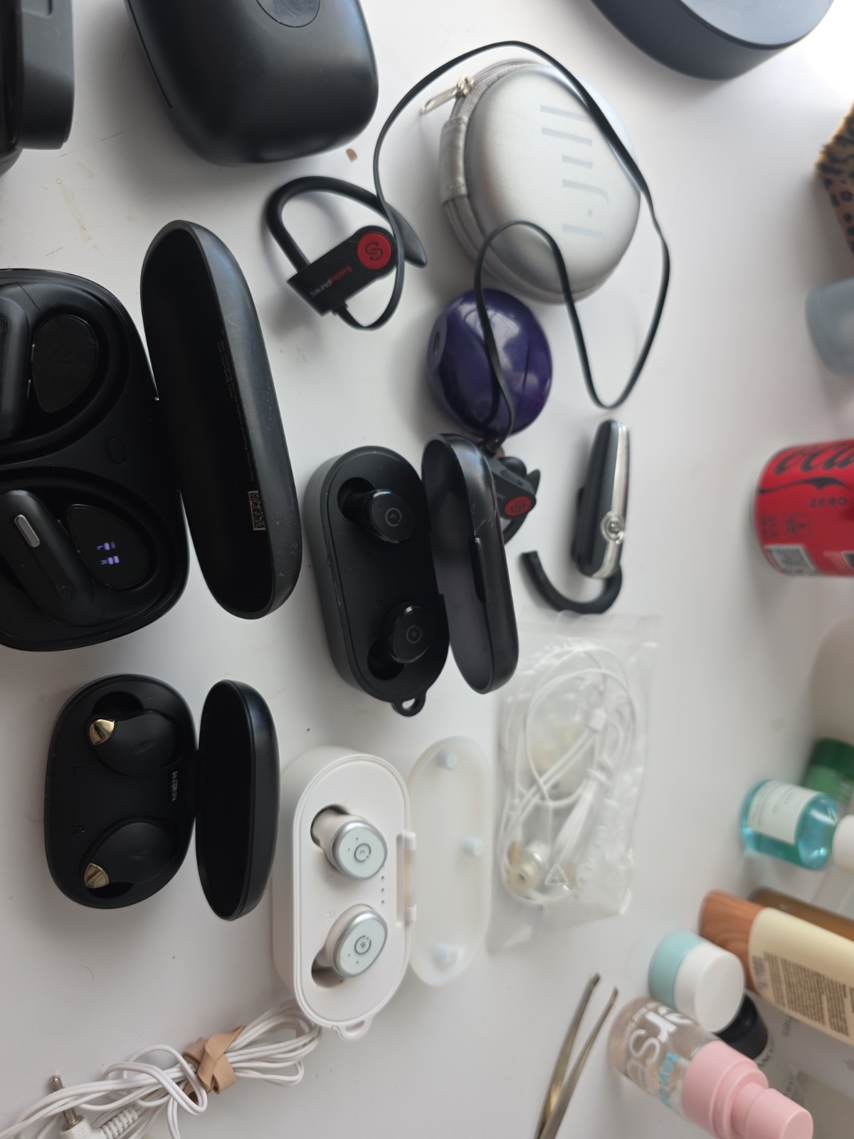 Mixed Lot 8 Earbuds Sets Wireless Bluetooth Unbranded Uncleaned