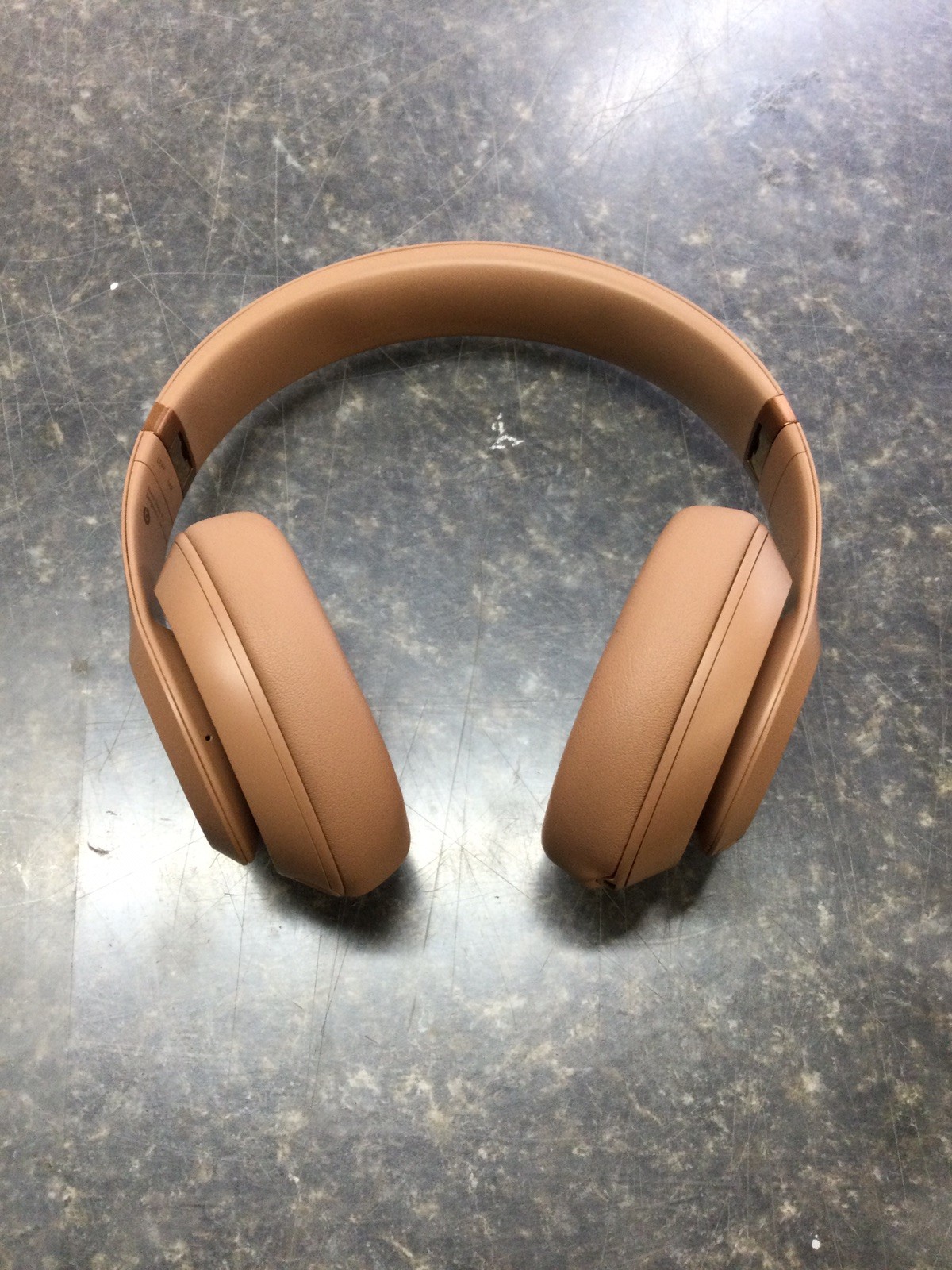 Beats Studio Pro x Kim Headphones (DJ2004001)