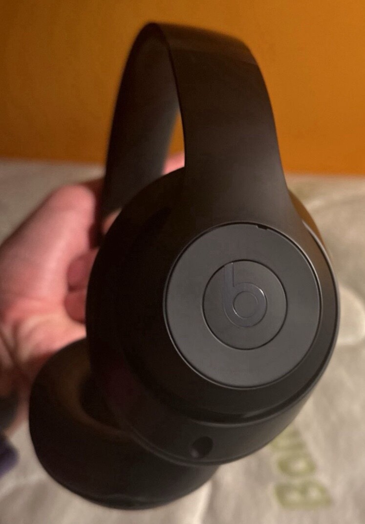 Beats by Dr. Dre Studio3 Over the Ear Wireless Headphones – Black