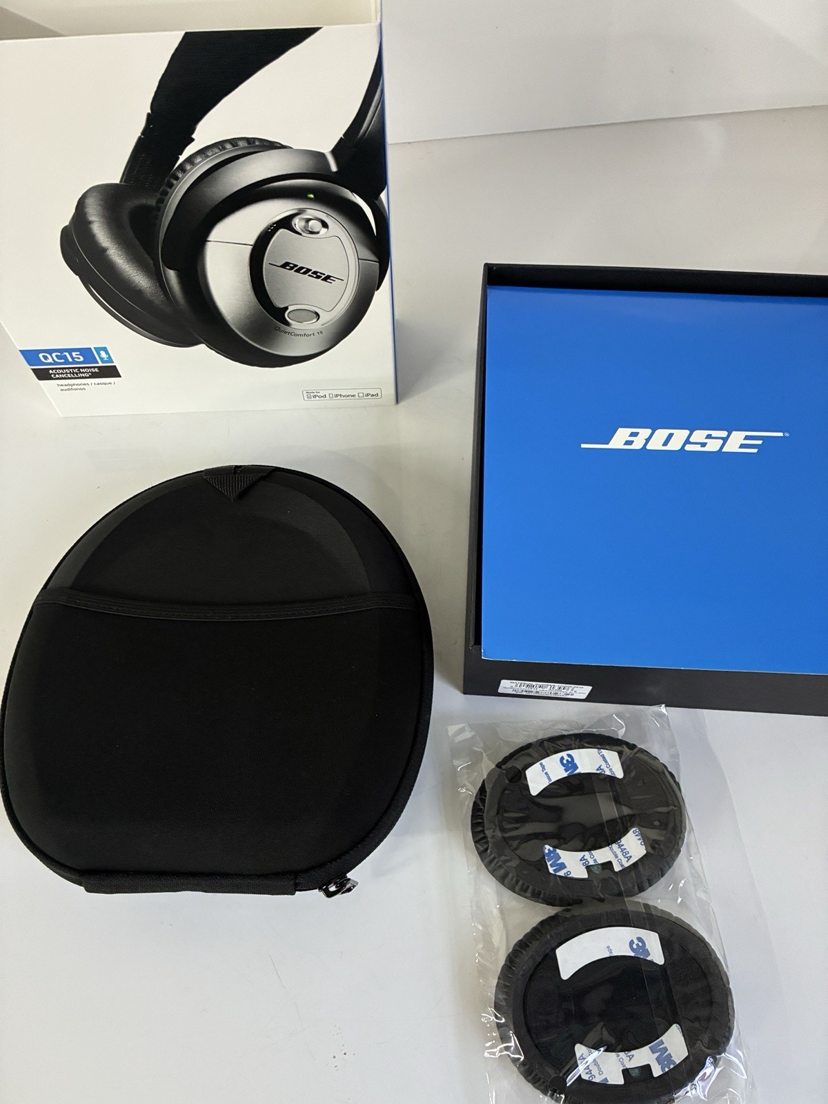 Bose QC15 Quiet Comfort Headphones Black And Silver Plus Extra Ear Pads With Box
