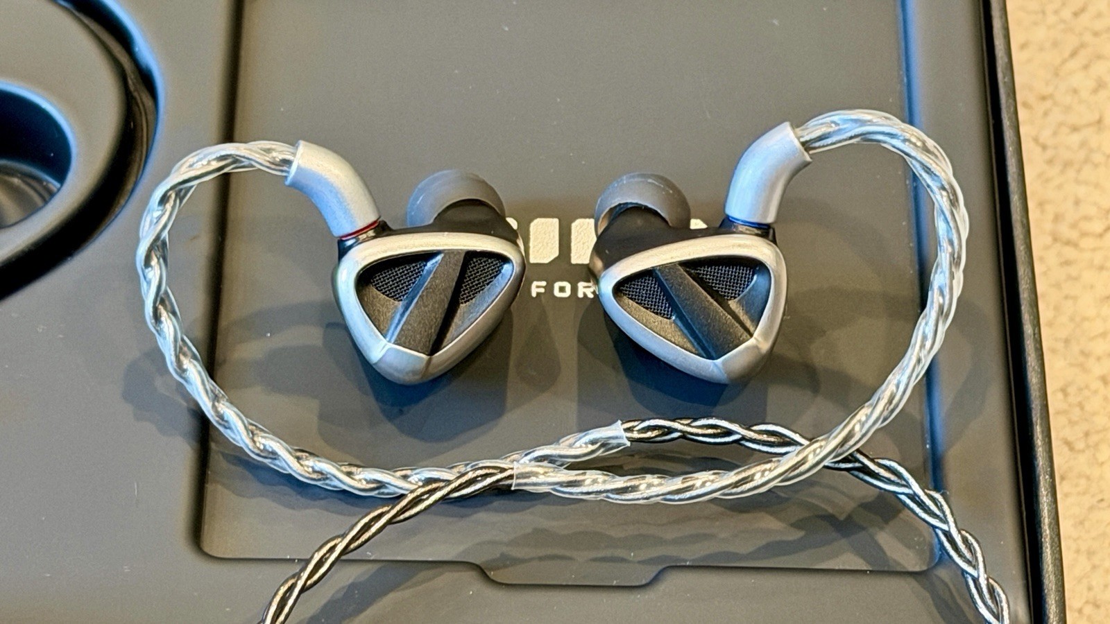 FiiO FH19 HiFi IEM Earphone, 2 Dynamic+ 6 BA Hybrid Driver IEM, Detachable MMCX