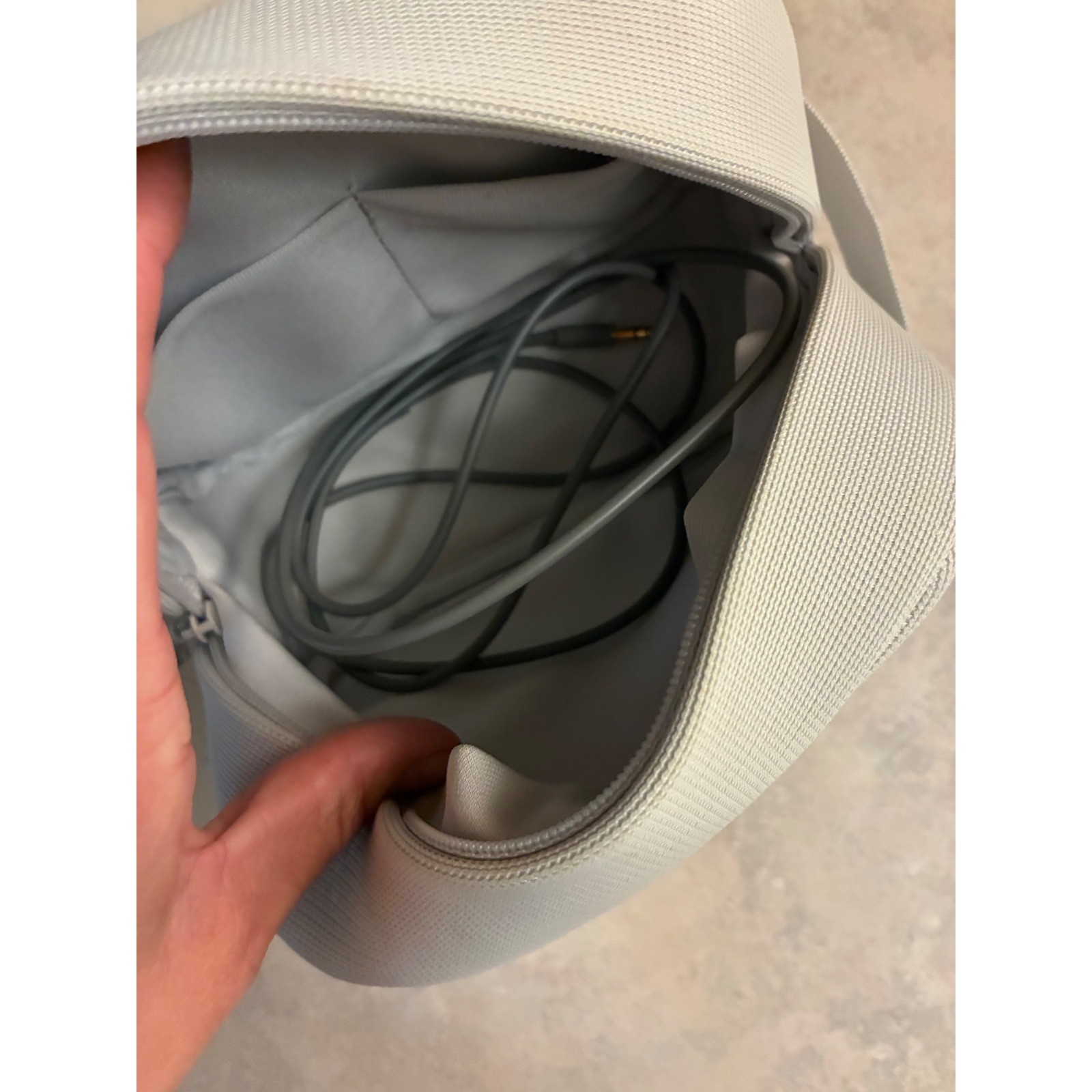 Beats Solo 4 Wireless Bluetooth On-Ear Headphones Warm White Gold MUW33LL/A