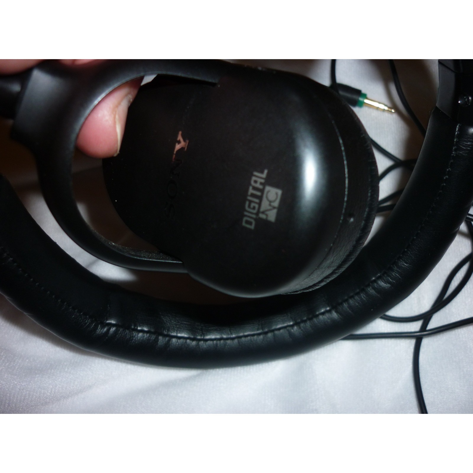 Sony MDR-NC500D Digital Noise Canceling Headphones Travel Case Bundle