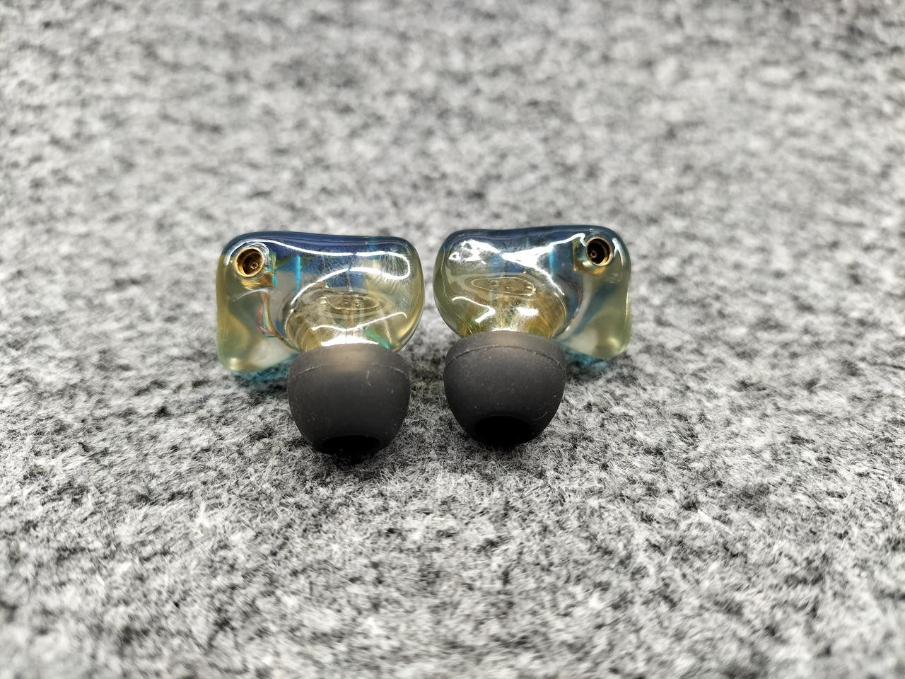 iBasso AM05 5-BA IEMs 2.5mm Blue w/Adapter – Ultra-Light 6.6g 32Ω 115dB